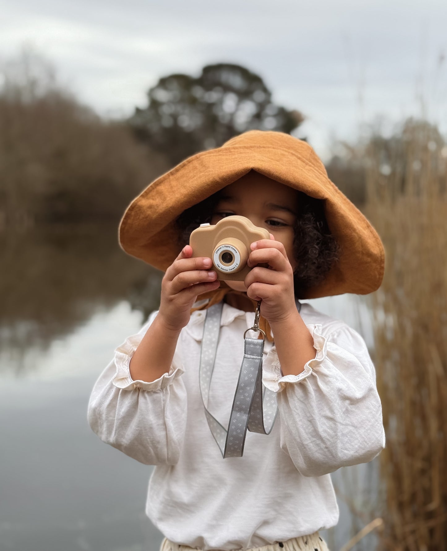 Моята първа дигитална камера Cam Cam Mrs Ertha Peanut Little Daisys